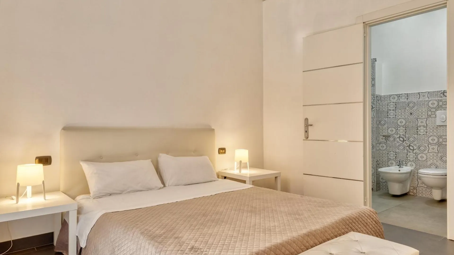 Sicilian Rooms パレルモ 0*,